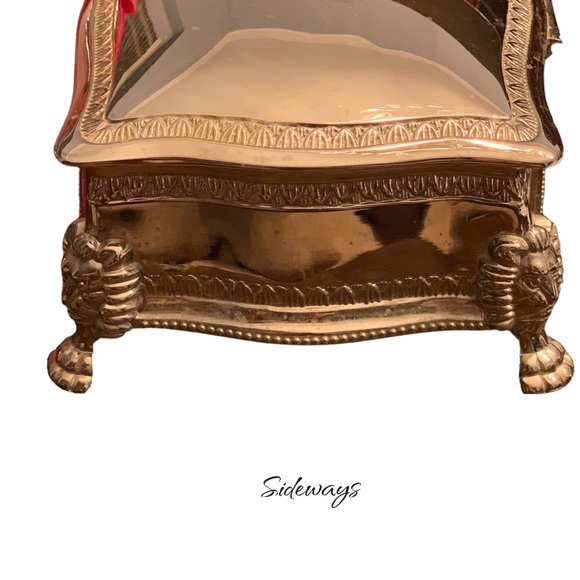 Royal Princess Vintage Lion Head Paw-Footed Silver Plate Jewelry Box. - Picture 4 of 6